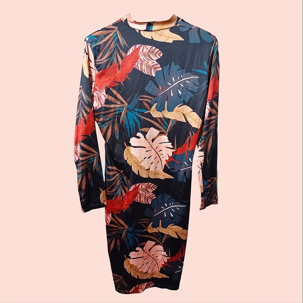 NWOT Long sleeve, mid, palm leaf dress. Size Large